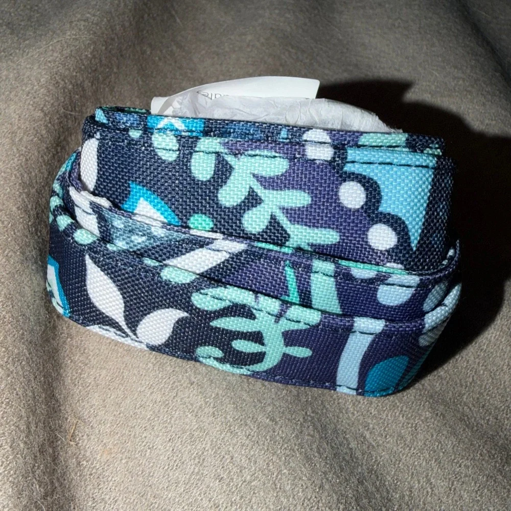 Vera Bradley Lighten Up Wide Lanyard Blue Island Medallion 28182-U60 New